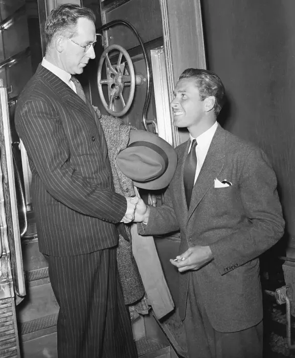 Framed Print : Errol Flynn Greeting His Father Framed Print : Errol Flynn Greeting His Father