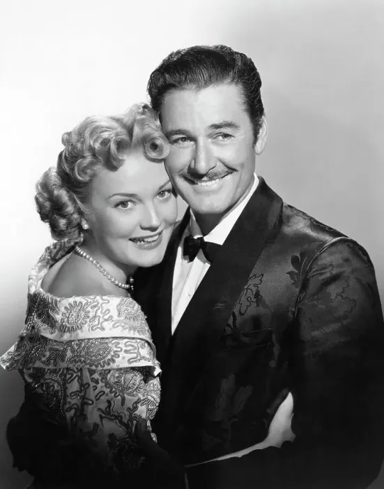 Framed Print : Errol Flynn and Patrice Wymore Embracing Framed Print : Errol Flynn and Patrice Wymore Embracing