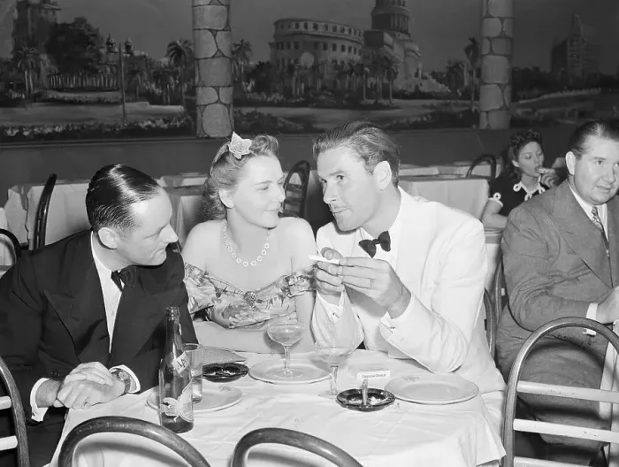 Framed Print : Errol Flynn with Sister and Friend Framed Print : Errol Flynn with Sister and Friend