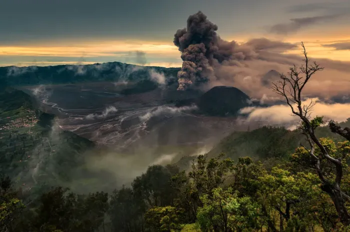 Framed Print : Eruption of Bromo volcano