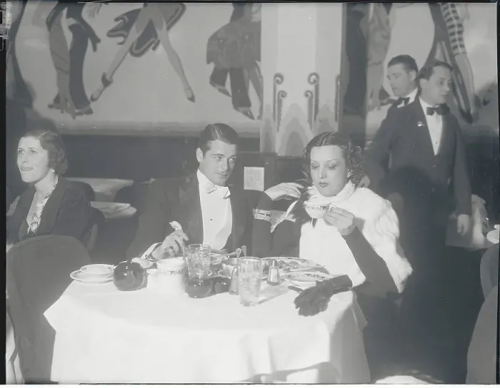 Framed Print : Estelle Taylor and John Waburton Dining out Together Framed Print : Estelle Taylor and John Waburton Dining out Together