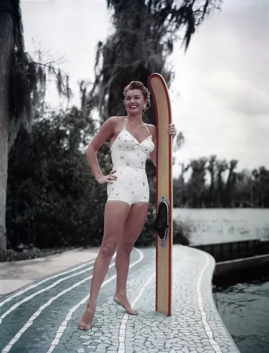 Framed Print : Esther Williams At Cypress Gardens Framed Print : Esther Williams At Cypress Gardens