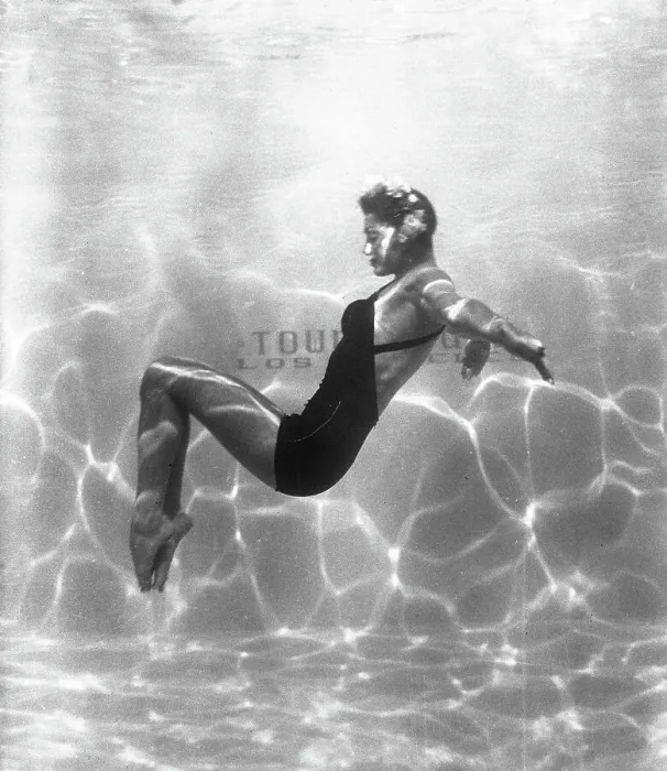 Framed Print : Esther Williams Swims At Town House Framed Print : Esther Williams Swims At Town House