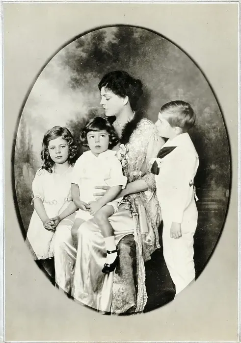 Framed Print : Ethel Barrymore Seated W / Children