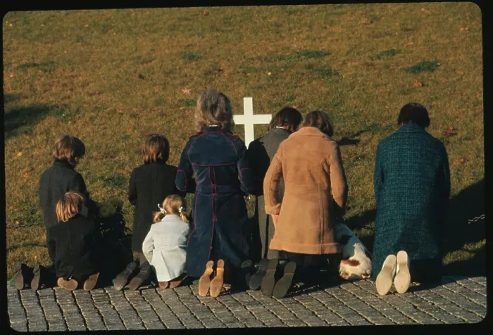Framed Print : Ethel Kennedy with Her Children Visiting Grave of Robert Francis Kennedy Framed Print : Ethel Kennedy with Her Children Visiting Grave of Robert Francis Kennedy