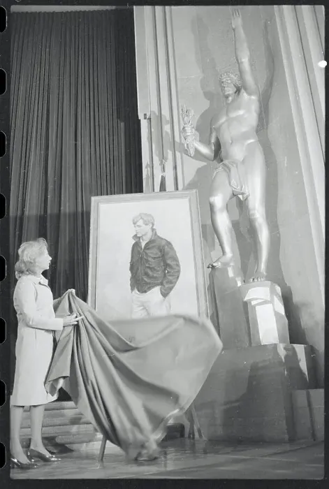 Framed Print : Ethel Kennedy Displaying Painting of Robert F. Kennedy Framed Print : Ethel Kennedy Displaying Painting of Robert F. Kennedy