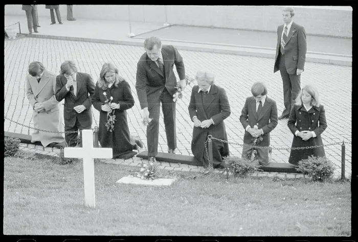 Framed Print : Ethel Kennedy With Family Members at Robert F. Kennedy Grave Framed Print : Ethel Kennedy With Family Members at Robert F. Kennedy Grave