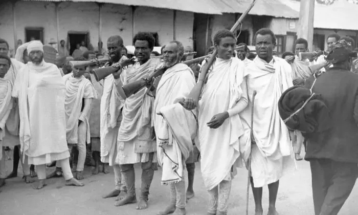 Framed Print : Ethiopian Tribesman in Robes with Guns Framed Print : Ethiopian Tribesman in Robes with Guns