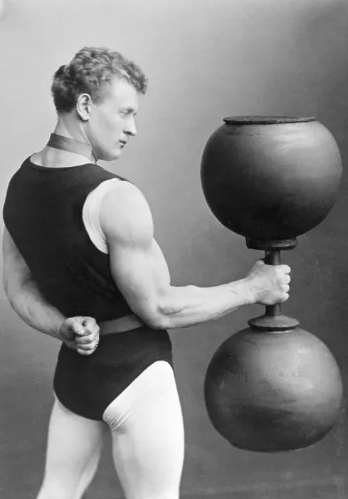Framed Print : Eugen Sandow Lifting Large Barbell circa 1895 Framed Print : Eugen Sandow Lifting Large Barbell circa 1895