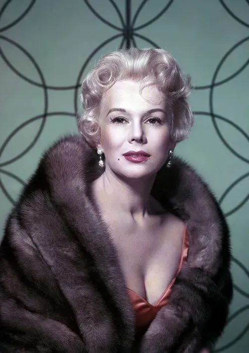 Framed Print : Eva Gabor in publicity portrait circa 1950. (Photo by Archive Photos / Getty Images) Framed Print : Eva Gabor in publicity portrait circa 1950. (Photo by Archive Photos / Getty Images)