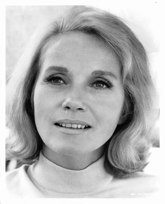 Framed Print : Eva Marie Saint In The Russians Are Coming The Russians Are Coming
