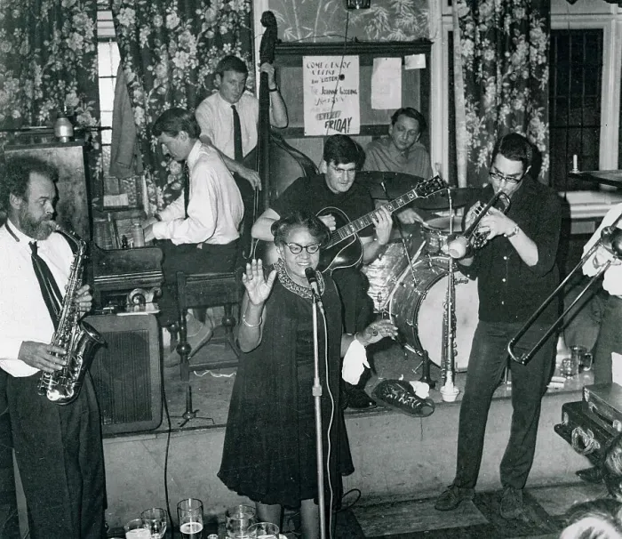 Framed Print : Eva Taylor Singing with Band Framed Print : Eva Taylor Singing with Band