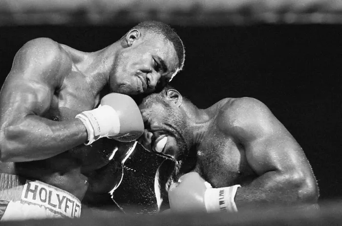 Framed Print : Evander Holyfield Punches Qawis in Forehead Framed Print : Evander Holyfield Punches Qawis in Forehead
