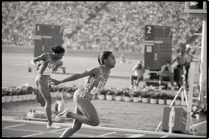 Framed Print : Evelyn Ashford Profile Crossing Finish Framed Print : Evelyn Ashford Profile Crossing Finish