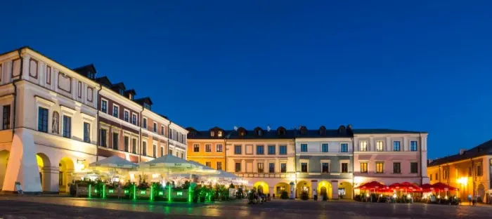 Framed Print : Evening on the old town square in Zamosc, Poland Framed Print : Evening on the old town square in Zamosc, Poland