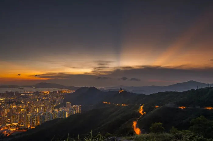 Framed Print : Evening scene of mountain range in Kowloon Framed Print : Evening scene of mountain range in Kowloon