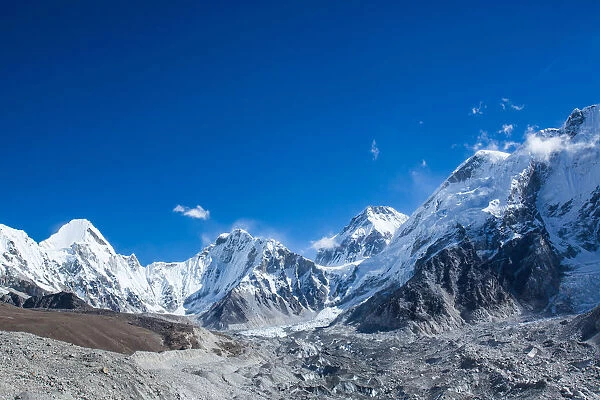 Everest base camp trek, Himalayas, Khumbu glacier, Nepal, Colour Image, Color Image