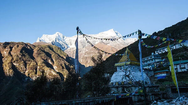 Everest base camp trek, Himalayas, Nepal, Sagarmatha National Park, prayer flags