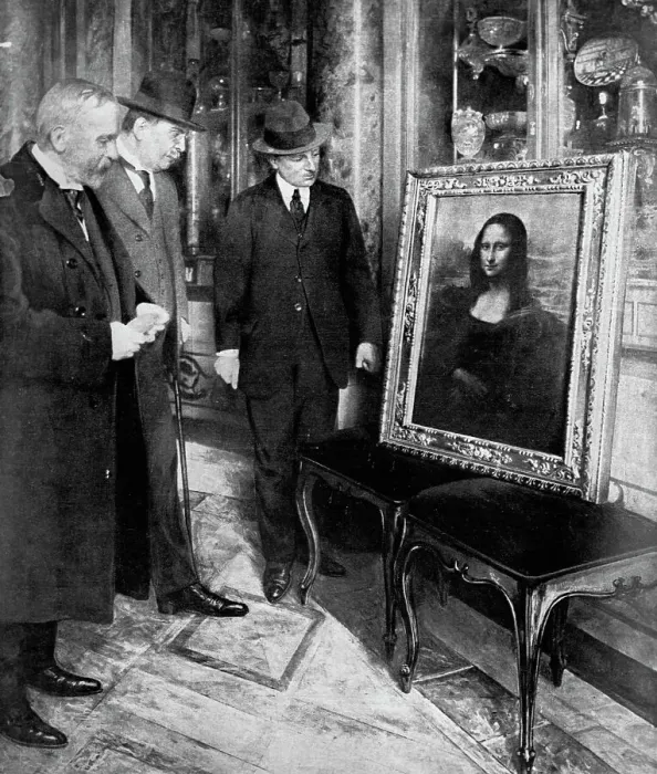 Framed Print : Examining the Mona Lisa Framed Print : Examining the Mona Lisa