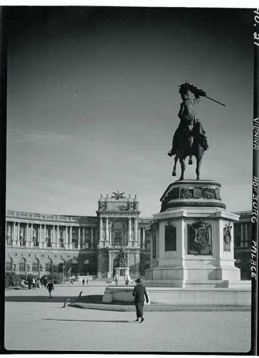 Framed Print : Exterior of Hofburg Palace with Statue of Prince Eugene of Savoy Framed Print : Exterior of Hofburg Palace with Statue of Prince Eugene of Savoy