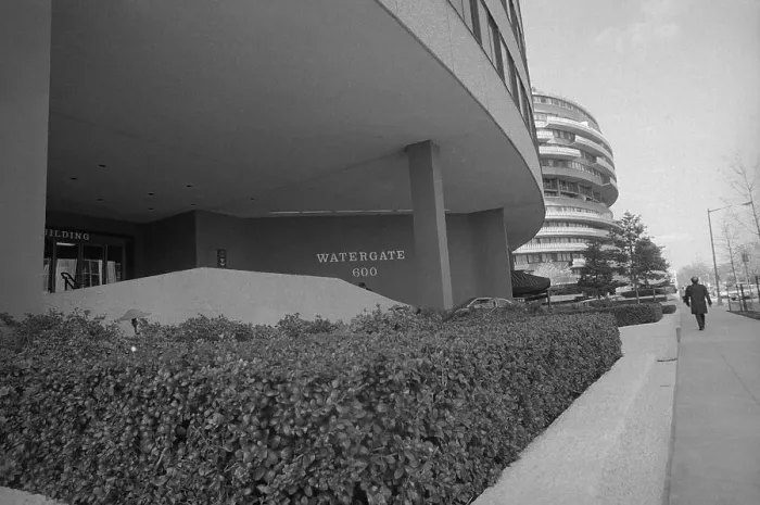 Framed Print : Exterior Shot of Watergate Complex Framed Print : Exterior Shot of Watergate Complex