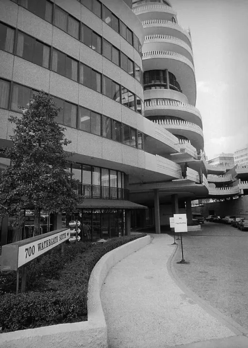 Framed Print : Exterior Shot of Watergate Complex Framed Print : Exterior Shot of Watergate Complex