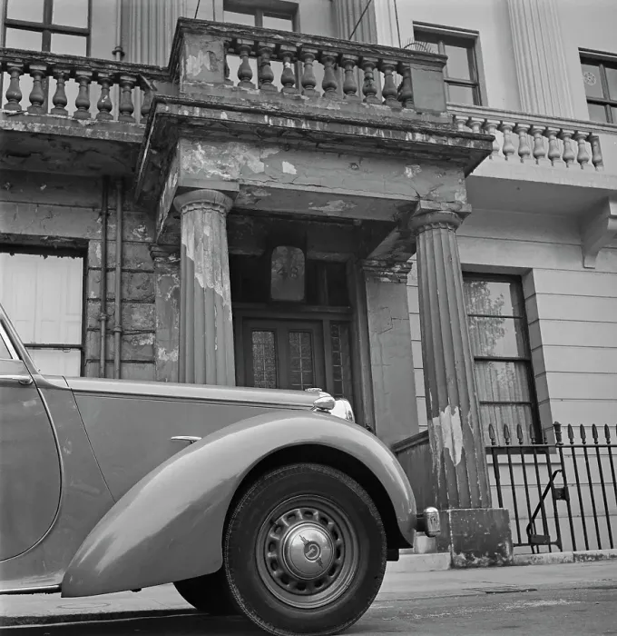 Framed Print : Exterior Of A Town House In Eaton Square Framed Print : Exterior Of A Town House In Eaton Square