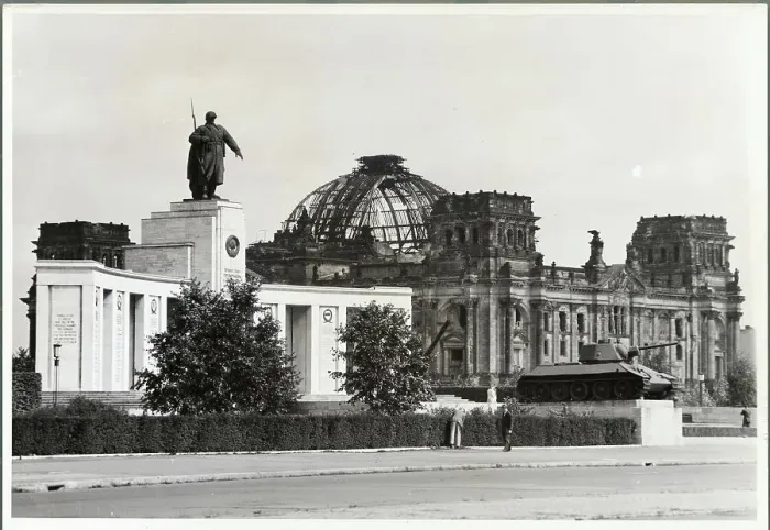 Framed Print : Exterior View of Berlin Building Framed Print : Exterior View of Berlin Building