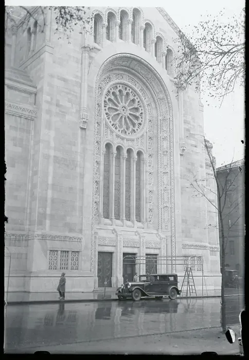 Framed Print : Exterior View of the Entrance to the Temple Emanuel Framed Print : Exterior View of the Entrance to the Temple Emanuel