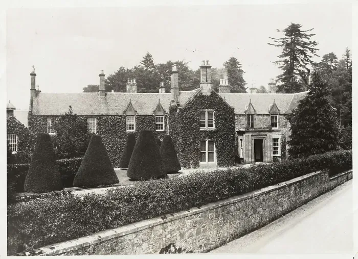 Framed Print : Exterior View of J. P. Morgan Scottish Dwelling Framed Print : Exterior View of J. P. Morgan Scottish Dwelling