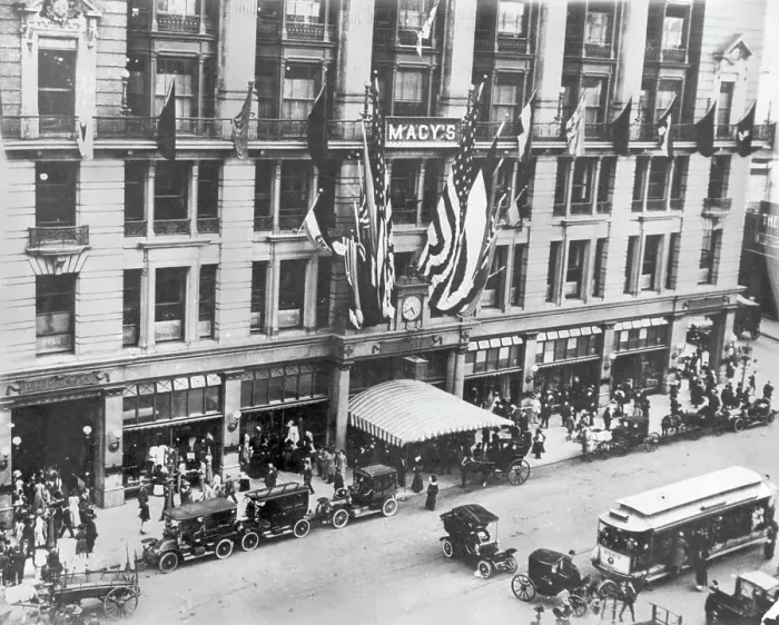 Framed Print : Exterior View Of Macy'S In Nyc, 1910 Framed Print : Exterior View Of Macy'S In Nyc, 1910
