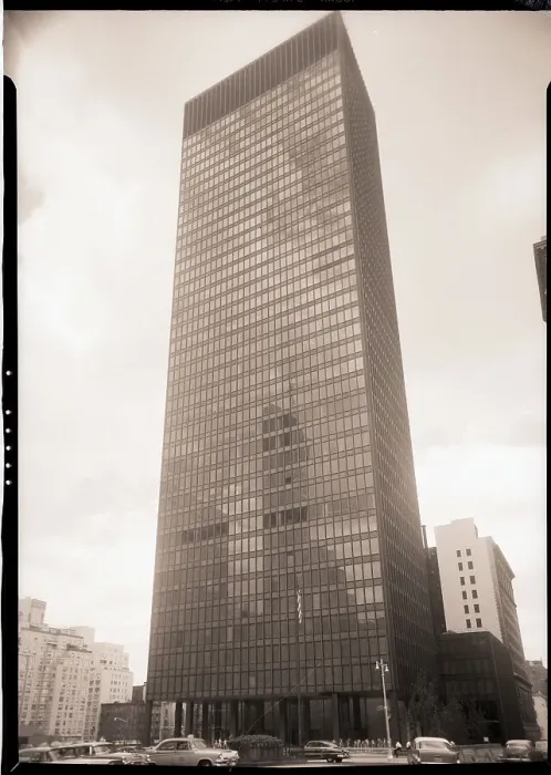 Framed Print : Exterior View of Seagram Building Framed Print : Exterior View of Seagram Building