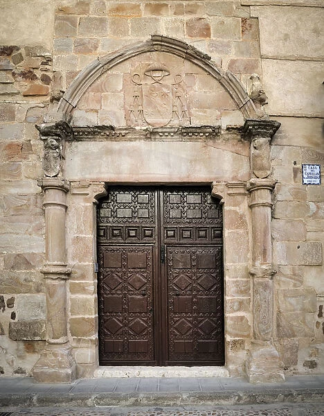 Facade with the entrance door of the Capellan house of the Bernardas nuns in Almagro