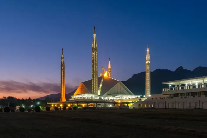Framed Print : Faisal Mosque at night, Pakistan Framed Print : Faisal Mosque at night, Pakistan