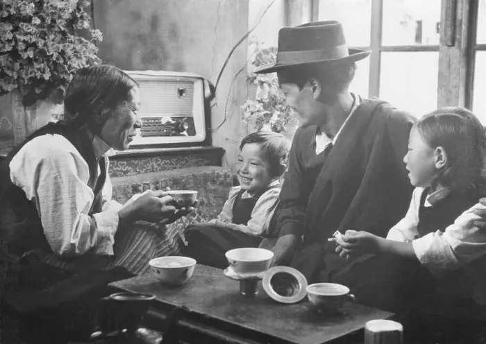 Framed Print : Family Members at Home in China Framed Print : Family Members at Home in China