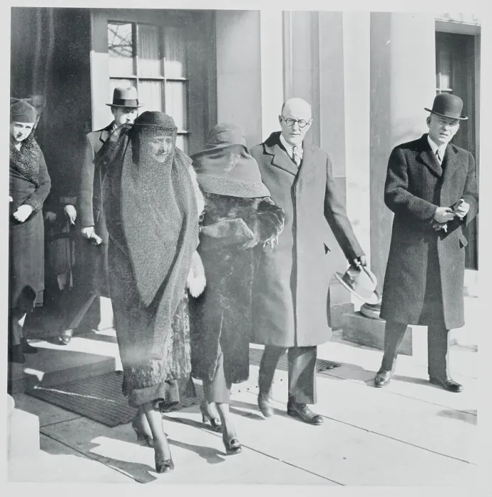 Framed Print : Family of Thomas Walsh in Mourning