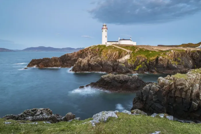 Framed Print : Fanad Head (FAanaid) lighthouse, County Donegal, Ulster region, Ireland, Europe. Lighthouse and its cove at dusk
