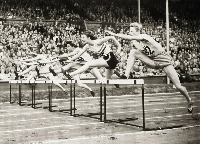 Framed Print : Fanny Blankers Koen Winning 80 Meter