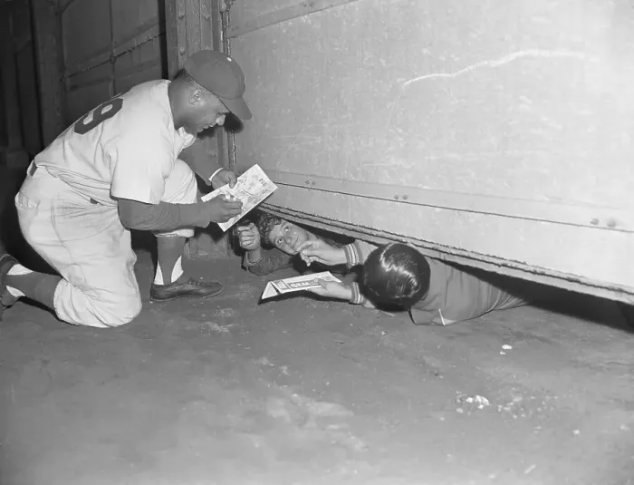 Framed Print : Fans Desperate for Autograph Receiving It from Roy Campanella Framed Print : Fans Desperate for Autograph Receiving It from Roy Campanella