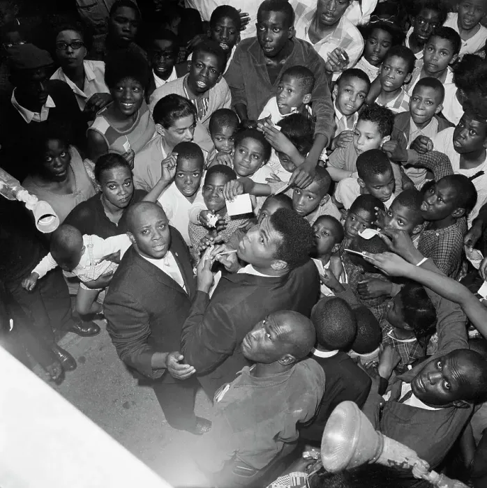 Framed Print : Fans Surrounding Cassias Clay Framed Print : Fans Surrounding Cassias Clay