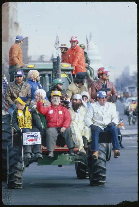 Framed Print : Farmers Riding Tractor Down Pennsylvania Avenue Framed Print : Farmers Riding Tractor Down Pennsylvania Avenue