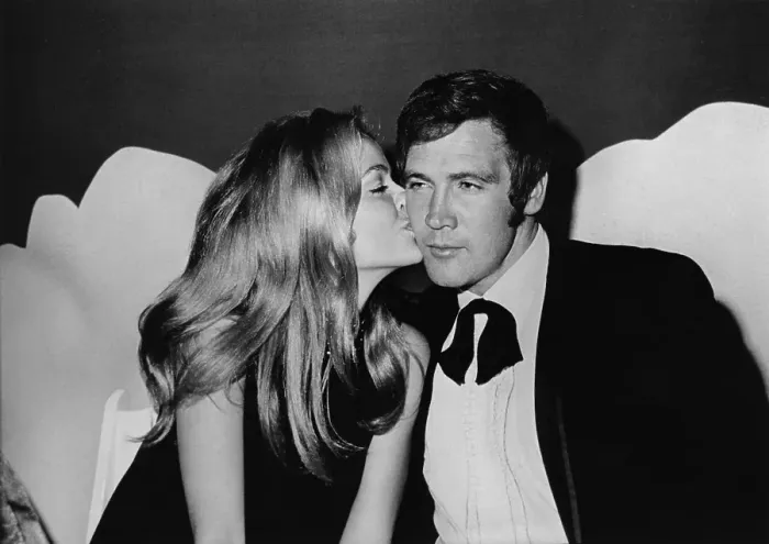 Framed Print : Farrah Fawcett And Lee Majors Framed Print : Farrah Fawcett And Lee Majors