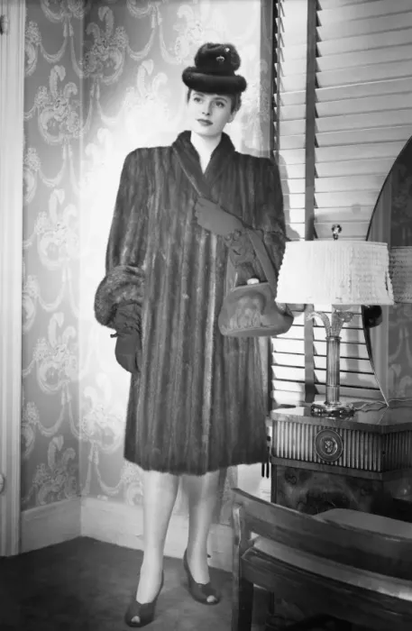 Framed Print : Fashionable woman in mink coat and hat standing in anteroom, (B&W), portrait Framed Print : Fashionable woman in mink coat and hat standing in anteroom, (B&W), portrait