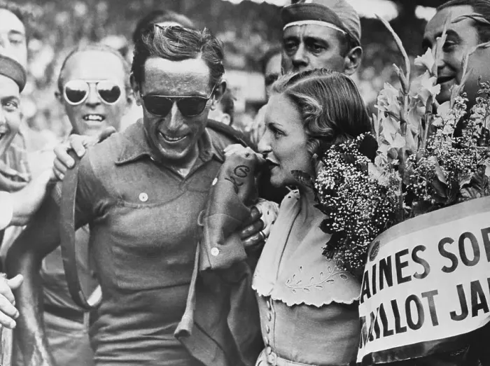 Framed Print : Fausto Coppi's 1949 Tour de France Arrival Framed Print : Fausto Coppi's 1949 Tour de France Arrival