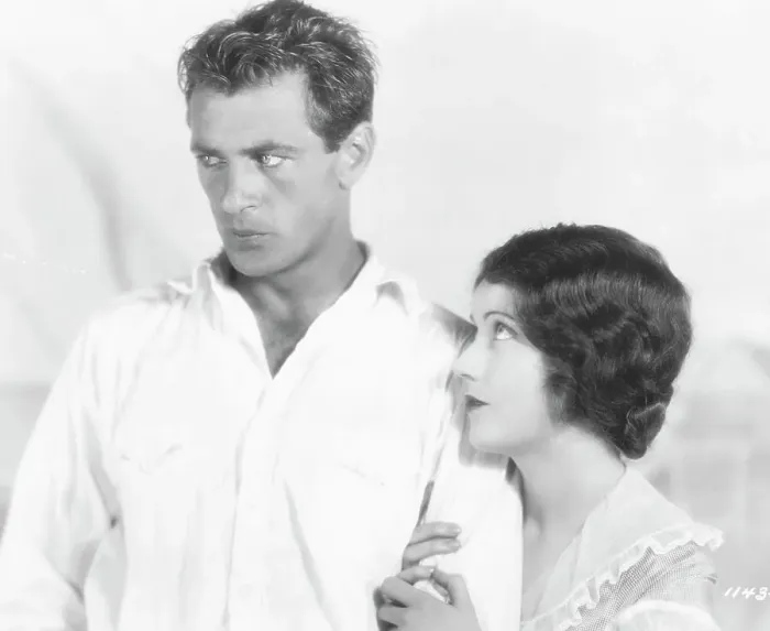 Framed Print : Fay Wray Looks up to Gary Cooper Framed Print : Fay Wray Looks up to Gary Cooper