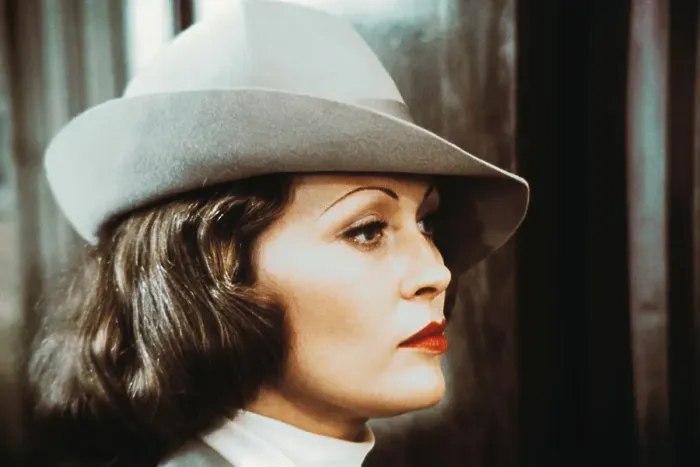 Framed Print : Faye Dunaway Framed Print : Faye Dunaway