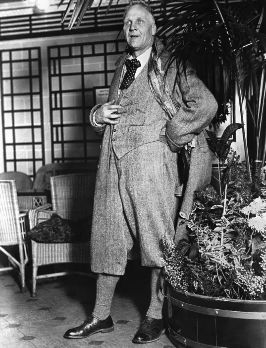 Framed Print : Feodor Chaliapin In Full Length Shot Framed Print : Feodor Chaliapin In Full Length Shot