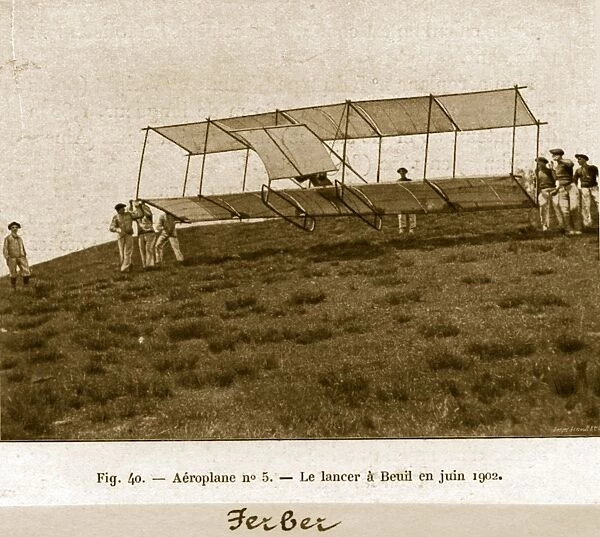 Ferber 5. circa 1902: Captain Ferdinand Ferbers 1902 glider No 5 being launched