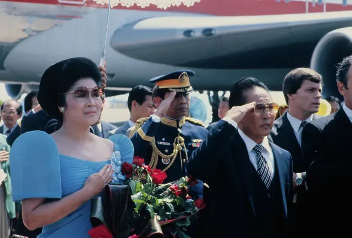 Framed Print : Ferdinand and Imelda Marcos with Crowd at Airport Framed Print : Ferdinand and Imelda Marcos with Crowd at Airport