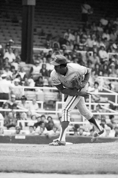 Framed Print : Ferguson Jenkins Pitching Action Shot Framed Print : Ferguson Jenkins Pitching Action Shot